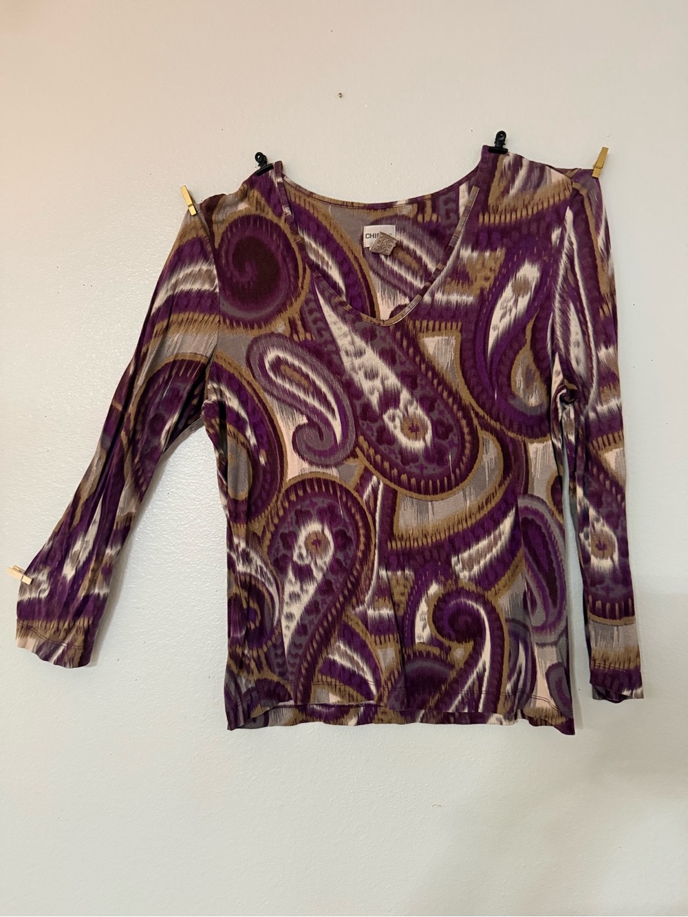 Chico’s Size 1 Purple Paisley Rayon Stretch V-Neck Long Sleeve Top